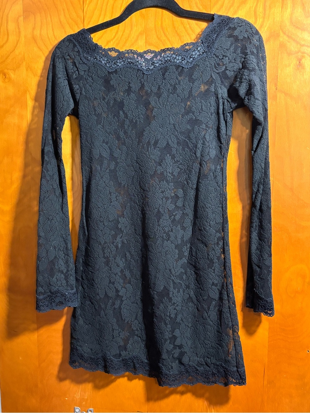Victoria's Secret Black Lace Long-Sleeve Layering Piece, size medium - Picture 4 of 8